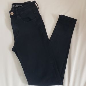AEO Black Hi-Rise Jegging